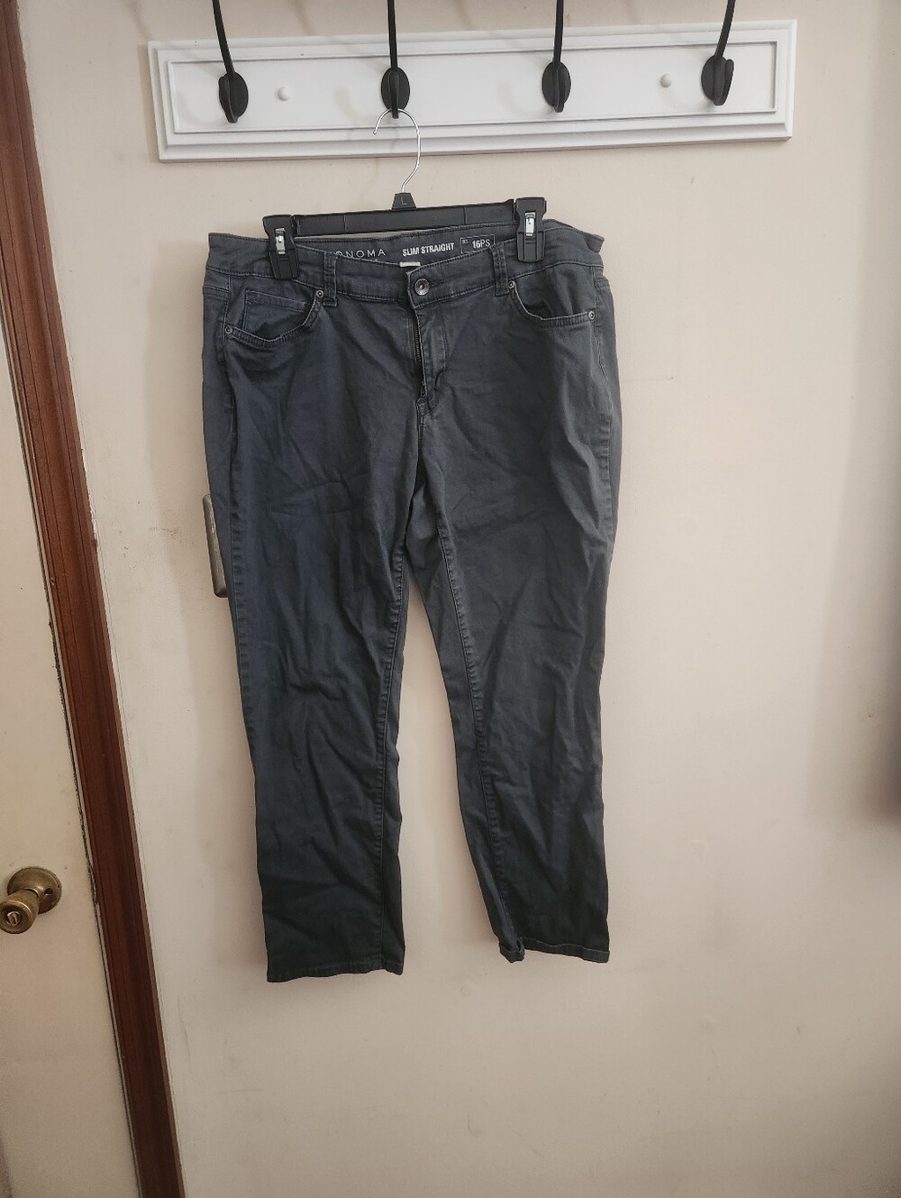🎉 Dark Colored Jeans
